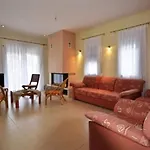 Alekos Apartamento