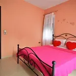 Alekos Apartamento