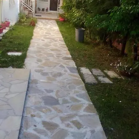 Апартаменты Alekos *